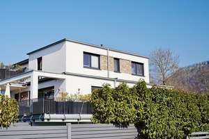 Großzügiges Traumhaus mit Drachenfelsblick