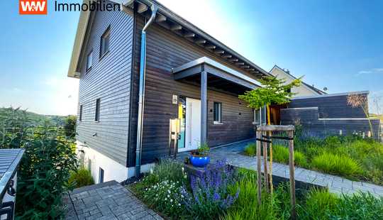 Bild von Barrierefreies Einfamilienhaus mit Aufzug, Einliegerwohnung und Panoramablick in ruhiger Höhenlage v