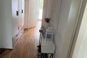 Schöne helle 2-Zimmer-Wohnung mit großem Balkon und Tiefgaragenstellplatz – 80639 Nymphenburg, München – Vorschaubild 5