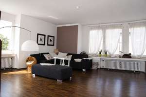 grosszügige und sehr helle Wohnung | Parkett | modernes Bad | Gäste WC | 2 x Balkon | Garage – Die vollständige Adresse der Immobilie erhältst du vom Anbieter., 40468 Unterrath, Düsseldorf – Vorschaubild 2