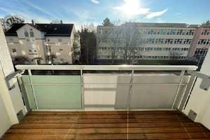 Sonnige 3-Zi.-Wohnung mit Balkon & Lift in Leubnitz-Neuostra