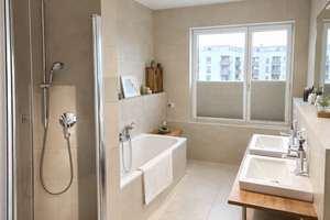 Exklusive Eigentumswohnung inkl. Tiefgaragenstellplatz, Balkon & idyllischer Wasserlage – Die vollständige Adresse der Immobilie erhältst du vom Anbieter., 12527 Grünau, Berlin – Vorschaubild 4