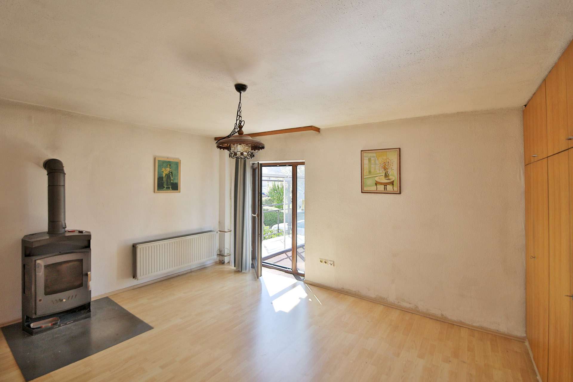 Immobilie in Birkenfeld - Gestaltungschance: 2-Familienhaus in Gräfenhausen mit Wintergarten, Garagen und großem Grundstück - Bild 5