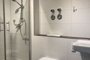Sonnige 1-Zimmer-Wohnung in Diedorf mit Balkon und Einbauküche - perfekt für Singles oder Büro – Die vollständige Adresse der Immobilie erhältst du vom Anbieter., 86154 Diedorf – Vorschaubild 3