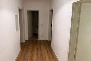 OFFENE BESICHTIGUNG – Stilvolle 2-Zimmer-Wohnung mit Balkon in Mönchengladbach-Holt! – Kabel Straße 104, 41069 Westend, Mönchengladbach – Vorschaubild 2