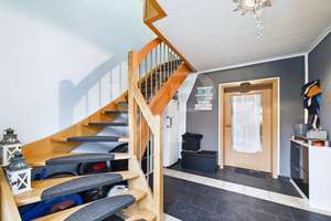 Mehrgenerationenhaus mit Luxus-Extras: Pool, Sauna und Fitnessraum – Die vollständige Adresse der Immobilie erhältst du vom Anbieter., 26529 Rechtsupweg – Vorschaubild 2
