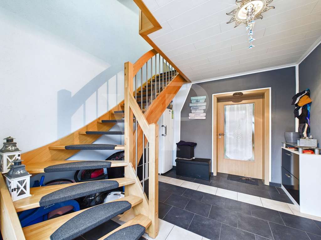 Immobilie in Rechtsupweg - Mehrgenerationenhaus mit Luxus-Extras: Pool, Sauna und Fitnessraum - Bild 1