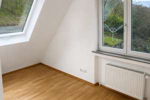 Helle 3- Zi.-Whg. mit Blick auf die Weinberge in Stuttgart Obertürkheim – Die vollständige Adresse der Immobilie erhältst du vom Anbieter., 70329 Obertürkheim (Ortsteil), Stuttgart – Vorschaubild 6