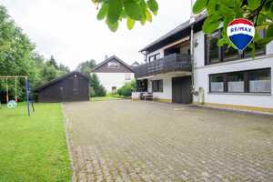 Charmantes 1-2 Familienhaus mit viel Potenzial in ruhiger Lage in St. Blasien – Waldshut (Kreis) – Vorschaubild 1