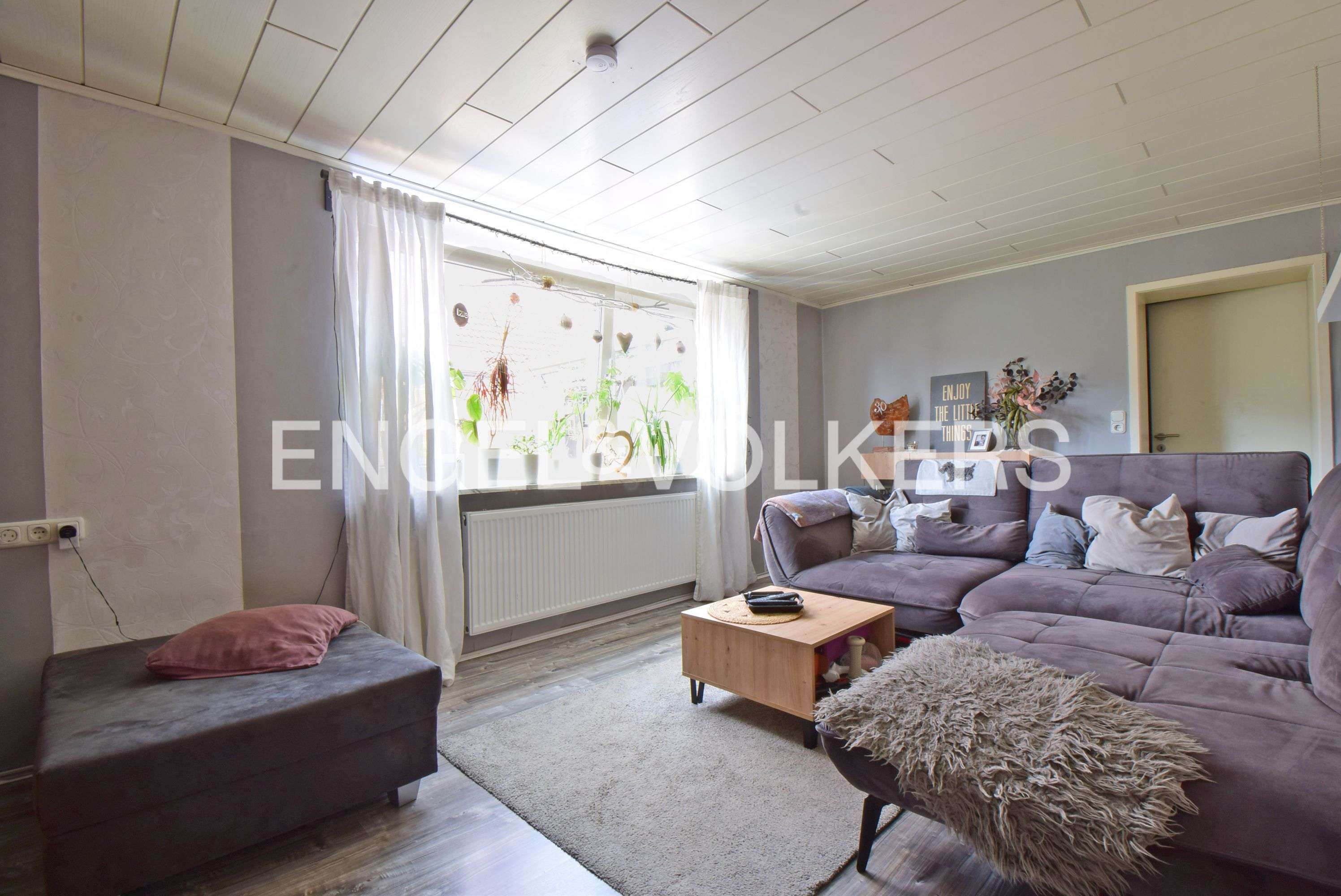 Immobilie in Weilbach - Charmantes Mehrfamilienhaus mit Ausbaupotenzial – Ideal für Kapitalanleger und Mehrgenerationen - Bild 1