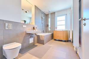 Hochwertige 4-Zimmer-Wohnung mit Penthouse-Atmosphäre – durchdacht statt Standard – Die vollständige Adresse der Immobilie erhältst du vom Anbieter., 80999 Untermenzing, München – Vorschaubild 4