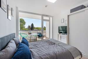 Vollmöbliert und flexibel Wohnen mit Balkon und idealer Anbindung in Forstenried – Kreuzhofstr 10, 81476 Forstenried, München – Vorschaubild 3