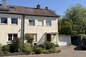 DHH mit Garage