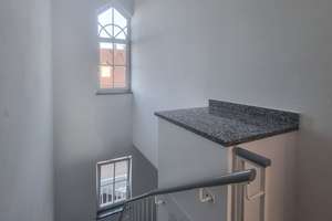 Untermenzing/Allach: ***Exklusive Dachetage mit sonniger Westterrasse in kleinem Wohnesemble*** – Die vollständige Adresse der Immobilie erhältst du vom Anbieter., 80999 Untermenzing, München – Vorschaubild 5