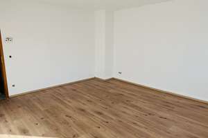 Attraktive 3-Zimmer Wohnung, frisch renovierte in Solingen-Mitte – Oststraße 24, 42651 Solingen-Mitte, Solingen – Vorschaubild 2