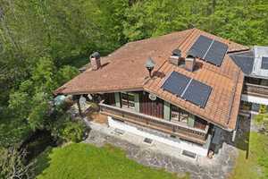 Alpenflair inklusive – Einseitig angebautes EFH mit 6 Zimmern, Sauna & Garten, sofort bezugsfrei – Miesbach (Kreis) – Vorschaubild 1