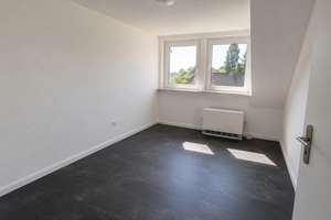 3 Zimmer DG Wohnung ohne Schrägen mit viel Stauraum und Stellplatz – Klaus-Groth-Weg 26, 31303 Burgdorf – Vorschaubild 3