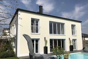 Exklusives Einfamilienhaus mit Swimmingpool & PV-Anlage in ruhiger Lage von Ingolstadt