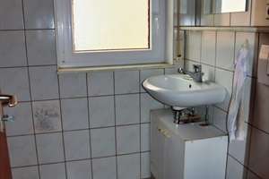 Wohnhaus mit Einliegerwohnung, Garage und Scheune in ruhiger Lage und ländlicher Umgebung. – Die vollständige Adresse der Immobilie erhältst du vom Anbieter., 75389 Neuweiler – Vorschaubild 12