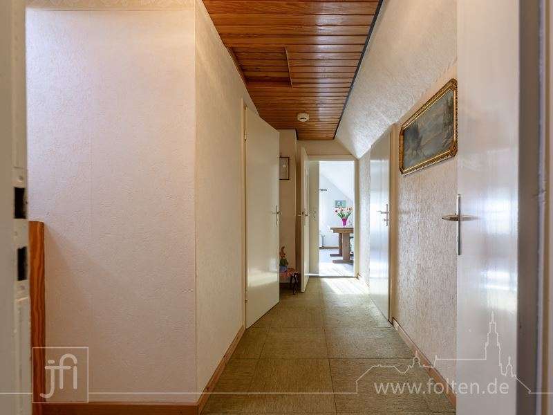 Immobilie in Jemgum - Hinter dem Haus der Deich, und nach vorne weites Land... - Bild 1