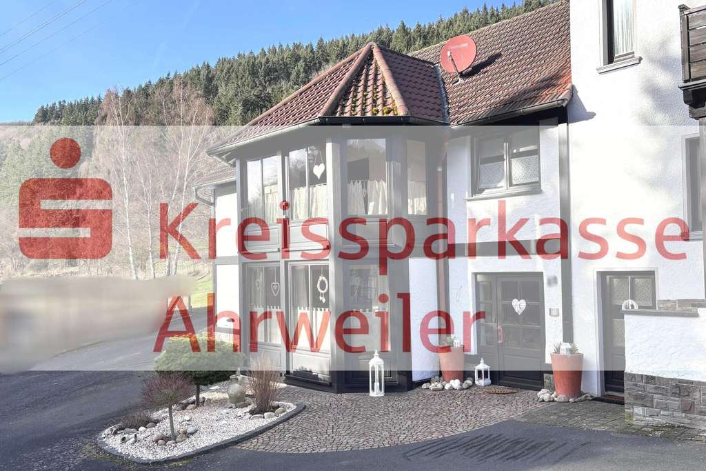 Immobilie in Leimbach - Effizient & nachhaltig: Wohnhaus mit Galerie, neuer Wärmepumpe und Gartenidylle - Bild 0