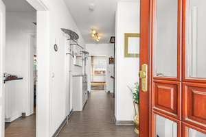 Gepflegte Doppelhaushälfte mit separatem Garten & Garage in beliebter Anliegerstraße von Rahlstedt – Die vollständige Adresse der Immobilie erhältst du vom Anbieter., 22149 Rahlstedt, Hamburg – Vorschaubild 2