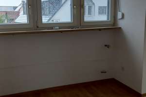 Neunhof erleben: Helle 2-Zimmer-Dachgeschosswohnung mit Stellplatz – Obere Dorfstr. 6, 90427 Neunhof, Nürnberg – Vorschaubild 11