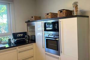 LUXURIÖSES EINFAMILIENHAUS IN BESTLAGE VON KARLSRUHE ZU VERKAUFEN – Die vollständige Adresse der Immobilie erhältst du vom Anbieter., 76149 Neureut, Karlsruhe – Vorschaubild 23