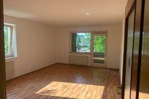 2-Zimmer-Wohnung mit Balkon und Einbauküche – Max-Kuhlemann-Straße 29, 30559 Misburg-Süd, Hannover – Vorschaubild 1