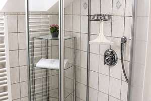 Gemütliche Dachgeschosswohnung mit Balkon in Bad Griesbach – Die vollständige Adresse der Immobilie erhältst du vom Anbieter., 94086 Bad Griesbach im Rottal – Vorschaubild 3