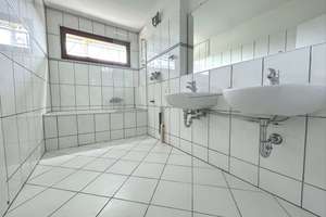 Top Lage! Maisonettewohnung mit Balkon, Schwimmbad + Tiefgarage – 45239 Fischlaken, Essen – Vorschaubild 3