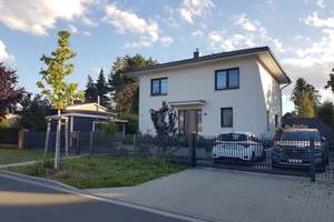 Lichtdurchflutete Stadtvilla  – familienfreundlich & energieeffizient (A+)