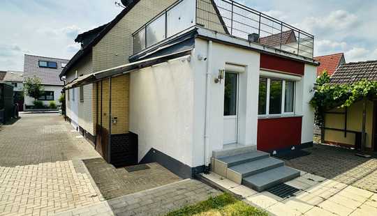 Bild von Stilvolles Einfamilienhaus mit Einliegerwohnung, Fußbodenheizung und traumhafter Dachterrasse