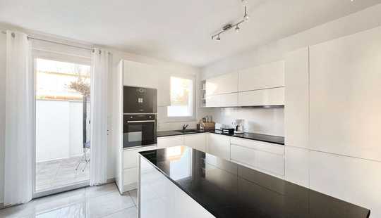 Bild von DREIFACH STARK 💪 Mehrfamilienhaus mit drei Wohneinheiten und drei Stellplätzen in Mühlheim am Main!