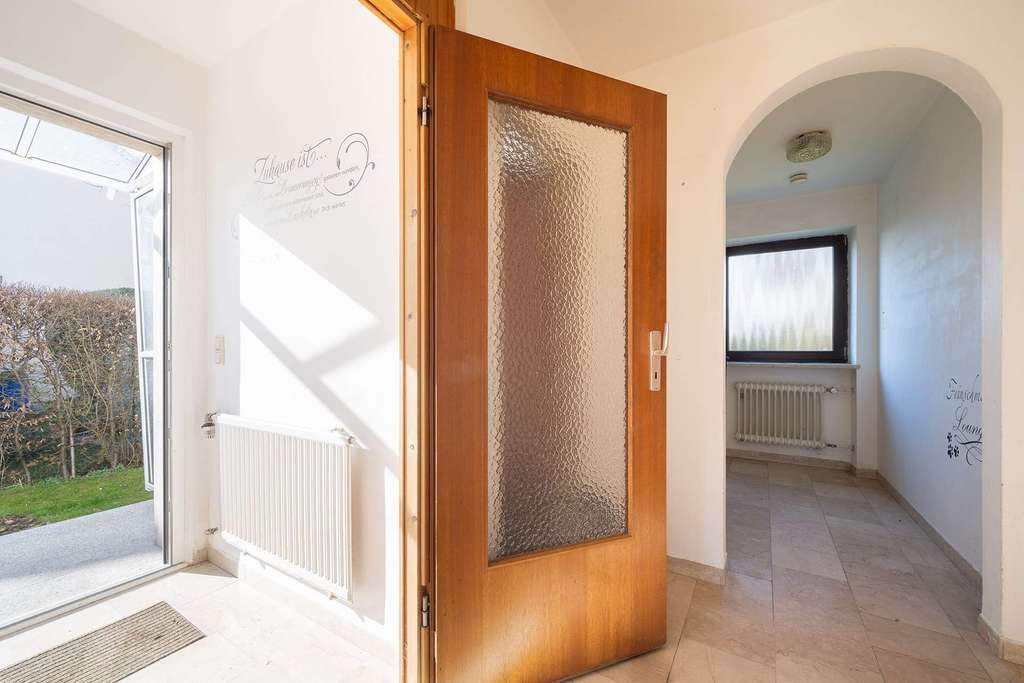 Immobilie in Wartenberg - Doppelhaushälfte mit großem Garten und viel Potenzial in ruhiger Lage von Wartenberg - Bild 2