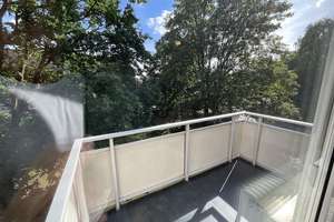 Frisch renovierte 3 Zimmer-Wohnung mit Balkon und modenisiertem Tageslichtbad mit Wanne – Eutiner Str. 20, 23554 Sankt Lorenz Nord, Lübeck – Vorschaubild 5