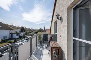 Lichtdurchflutete 3–4-Zi. im Dachgeschoss mit Südbalkon & Stellplatz – frei werdend in KA-Palmbach – Die vollständige Adresse der Immobilie erhältst du vom Anbieter., 76228 Palmbach, Karlsruhe – Vorschaubild 2