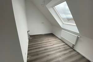Frisch sanierte 3,5-Zimmer-Dachgeschosswohnung in Wuppertal-Elberfeld – Erstbezug – Brunnenstraße 28, 42105 Elberfeld, Wuppertal – Vorschaubild 4