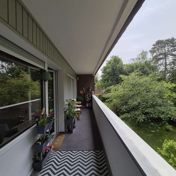 *** helle und schöne 3-Zimmer-Wohnung mit Balkon ***