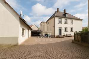 ** Mehrfamilienhaus mit 4 Wohnungen und Gewerbefläche ** – Die vollständige Adresse der Immobilie erhältst du vom Anbieter., 66919 Hermersberg – Vorschaubild 1