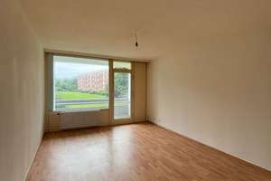 Großzügige 2-Zimmer-Wohnung mit Loggia in Mettenhof zu mieten 