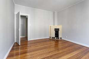 Flexible Wohnlösung nahe Holtenauer Straße – teilbare 4-Zimmer-Wohnung mit Balkonkomfort – Die vollständige Adresse der Immobilie erhältst du vom Anbieter., 24118 Ravensberg, Kiel – Vorschaubild 4