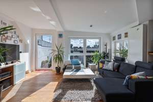 Urbaner Luxus auf höchstem Niveau – Dachgeschoss mit Atrium und Skyline-Panorama – Die vollständige Adresse der Immobilie erhältst du vom Anbieter., 10559 Moabit, Berlin – Vorschaubild 2