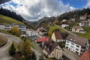 Gepflegte 3 Zimmer Wohnung im 2.OG rechts mit EBK, gr. Balkon in 78148 Gütenbach, WM: PAUSCHAL 775€ – Breiteneckweg 7, 78148 Gütenbach – Vorschaubild 16