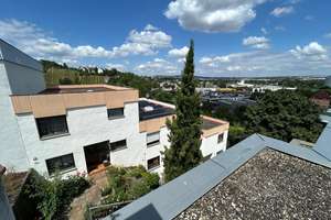 Reihenmittelhaus mit 148 m² Wohnfläche, 2 Stellplätzen, Terrasse und Keller, Jägerhalde S-Wangen