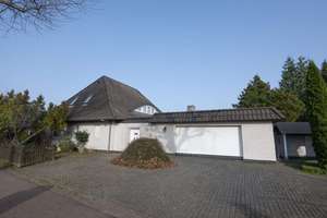 Zuhause in Weener: Großzügiger Bungalow mit Garten, Teich und überdachter Terrasse – Die vollständige Adresse der Immobilie erhältst du vom Anbieter., 26826 Weener – Vorschaubild 13