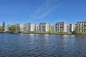 Direkt an der Spree, moderne und helle 2 Zimmerwohnung mit Balkon