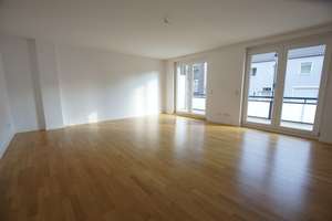 Moderne und großzügige
5 Zimmer-Wohnung über zwei Etagen mit separatem Eingang und Einbauküche – 40549 Heerdt, Düsseldorf – Vorschaubild 7