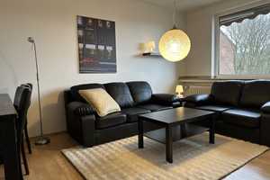 Modern möblierte Zweizimmerwohnung mit Balkon und Top-Küche, Schloss Eller im Garten – Am Pflanzkamp 62, 40229 Düsseldorf – Vorschaubild 3
