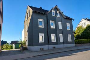 Leerstehendes Zweifamilienhaus in Lennep mit Garten & 2 Garagen